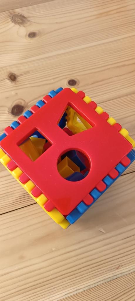 Vhazovací motorická kostka,