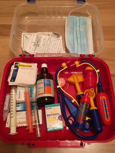 Doktorka - lékařský kufřík, 