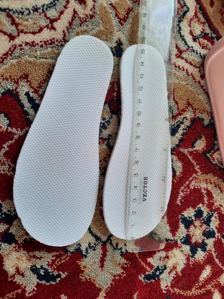 Dívčí cvičky, bačkory decathlon 24-25, decathlon,24