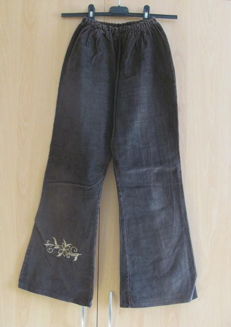 Hnědé manšestrové kalhoty, 158