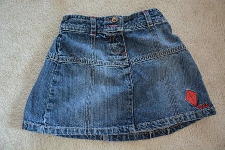 Kraťasy, tříčtvrťáky a sukýnka, next,86