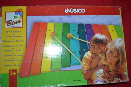 Dřevěný xylofon s paličkami , zn.bino, 