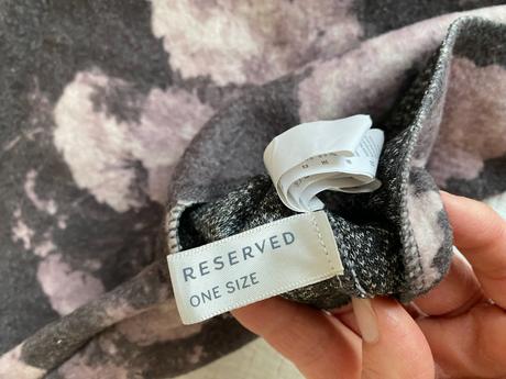 Nákrčník zn. reserved, universální vel. 2x 28,5 cm, reserved