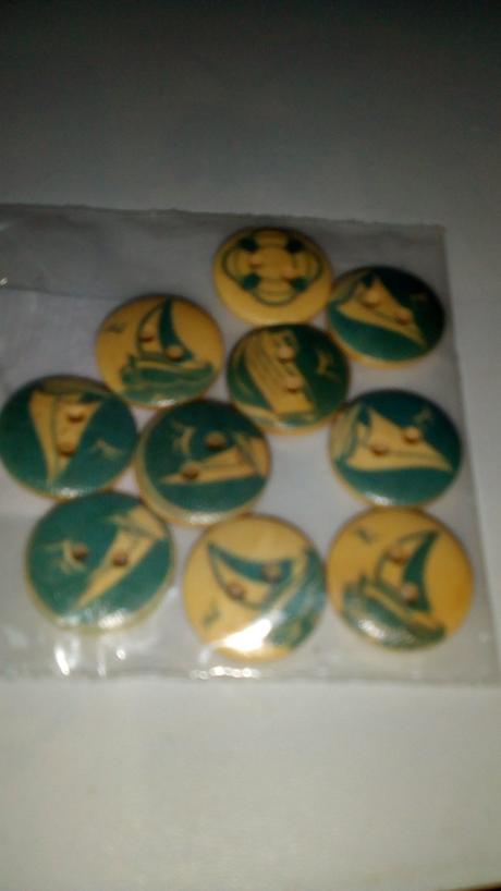 Dřevěné knoflíky - 10 ks, 