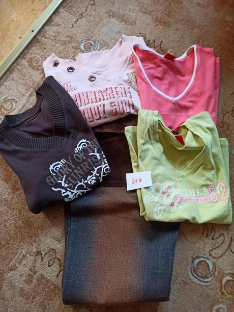 Trička, mikiny a džíny, 36