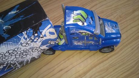 Auto - kamion na setrvačník s přívěsem,