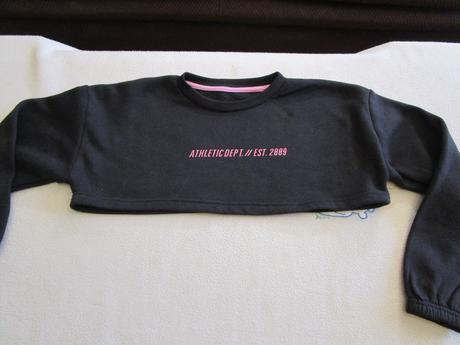 Černá krátká sportovní mikina, vel. 146-152, 146