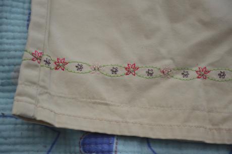 128 134 delší bavlněná sukně s výšivkou motýla, bhs,134