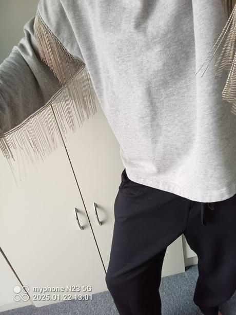 Mikina s řetízky zn."h&m" vel."l" i větší, h&m,l