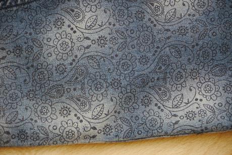 Dziny mekke prijemne se vzorem kyticek, 116