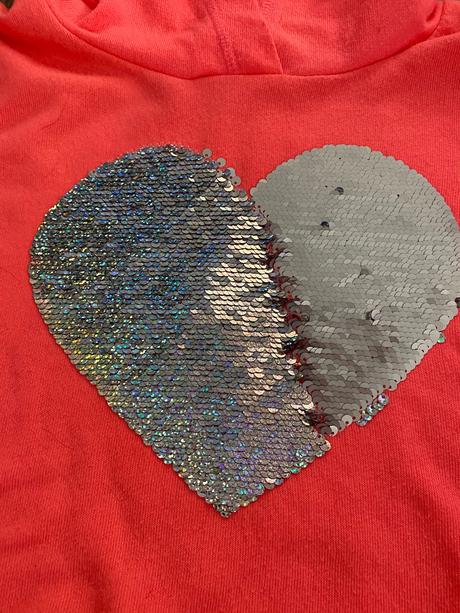 Mikina měnící srdce, h&m,134