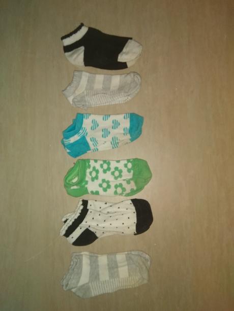 6 párů ponožek cca 2 - 4 roky, 92