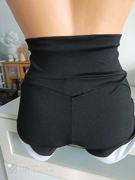Šortky fitness zn."shein" vel."s", s
