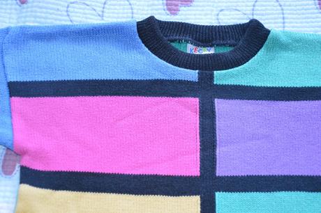 Slabší kvalitní příjemný svetr, 104