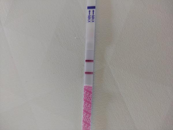 Silná menstruace a pozitivní test. Co to znamená?