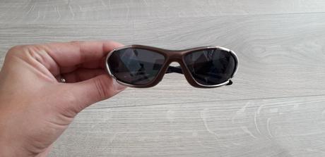 697 - dětské sluneční brýle,