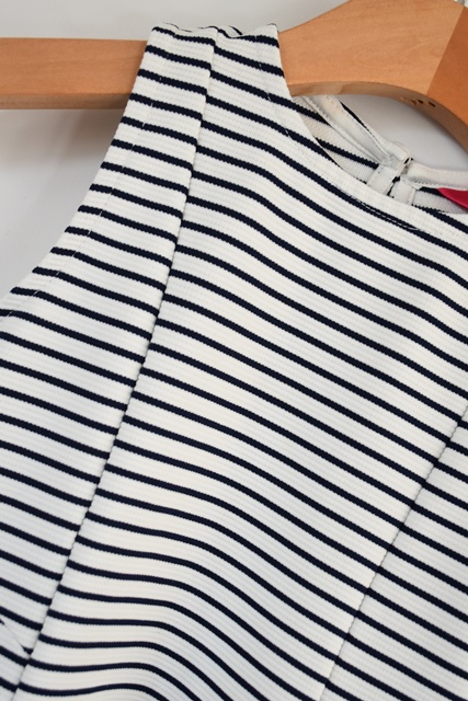 Šaty vel. 6 - 7 let, young dimension,122