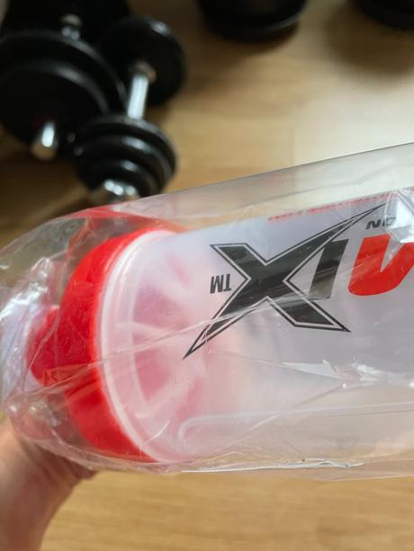 Láhev na sportovní výživu/ shaker 600 ml,