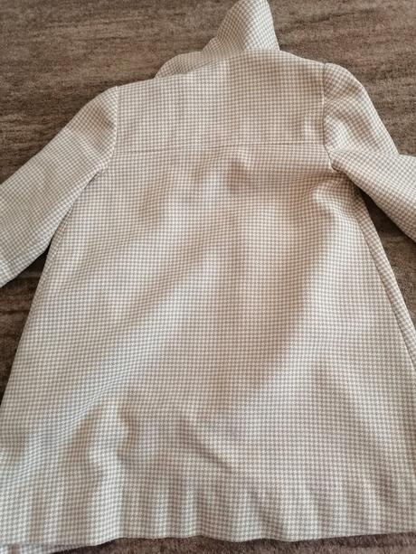 Jarní kabátek, 128