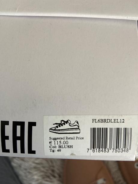 Guess boty, guess,40