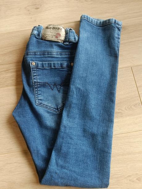 Rifle, velikost 152, kids fashion,152