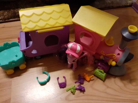 Zámek my little ponny,a dalšī sbīrka koníků, 