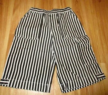 Proužkové kraťase, 98