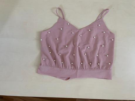 Crop top s našitými perličkami, vel není cca s, mě, s