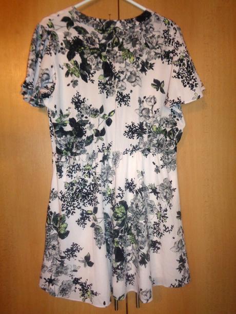 Krásné květované šaty, river island,44