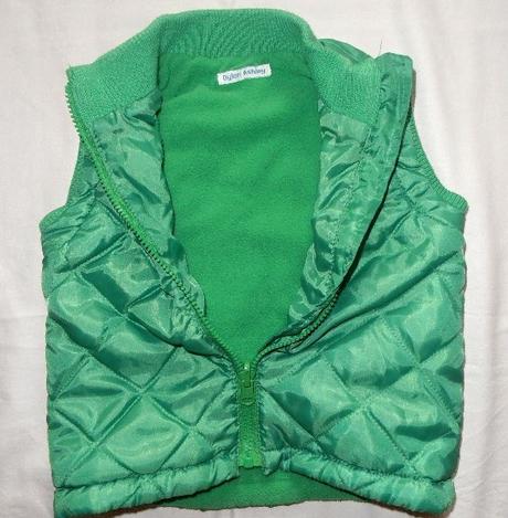 O40. pěkná zateplená vestička 3-4 roky, f&f,104