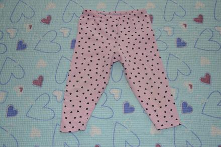 Růžové legínky, slabé tepláčky se srdíčky 74/80/86, 80