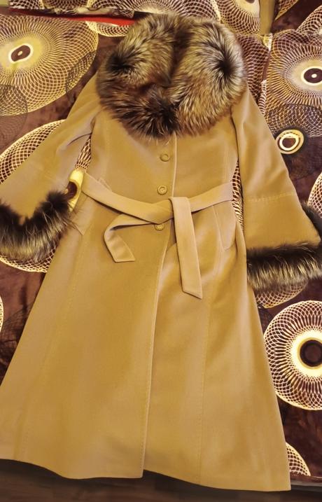 Zimní kabát vel.38 s pravou liškou, 38