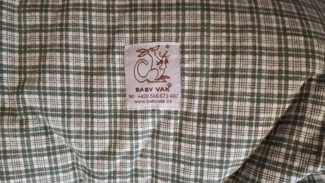 Polštář na kojení,