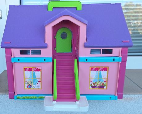 Domeček pro panenky barevný-top stav, 