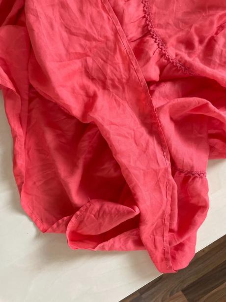 Nové šaty s vadou/ťupkou a povoleným švem, vel xs/, xs