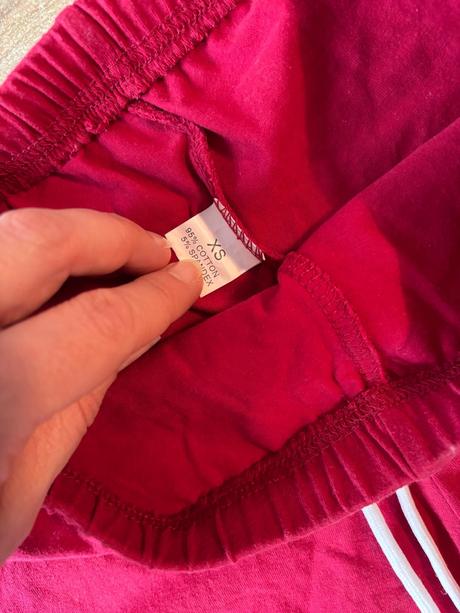 Červené šortky, xs