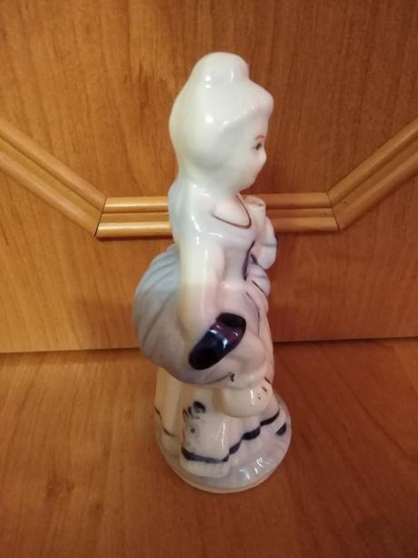 Porcelánové figurky pan a dáma, 