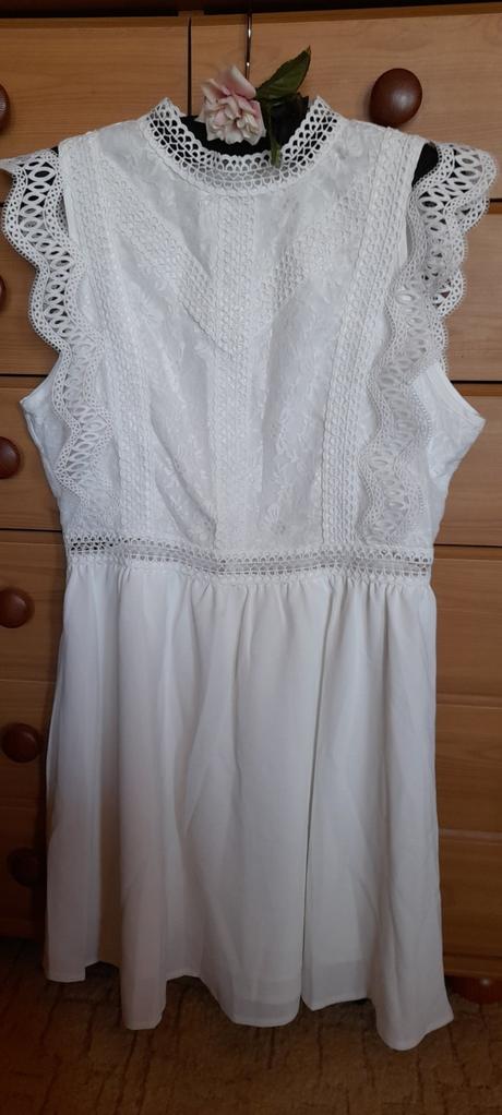 Dámské bílé krajkové letní šaty, l
