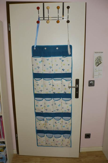 Kapsar tyrkysovy s motylky, 