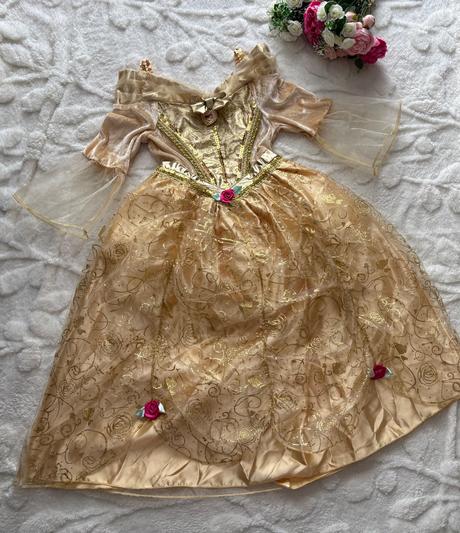 St1/kostým delux kras. bell- v.5/6 let zn. disney,