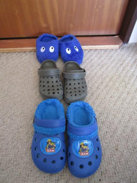 3x pěkné chlapecké pantofle, cena celkem, 27