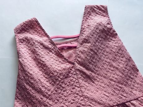 Ob/ šaty s ornamenty- v.cca 4/5 let, 110