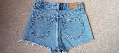 Šortky zn."bershka" vel."32", bershka,32