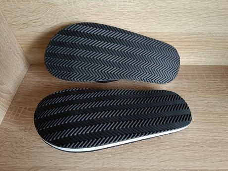 Černobílé žabky lins vel.38, 38