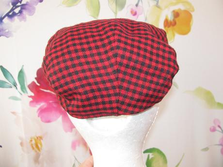 Karneval - čepice vandrovník, čeledín a pod.,