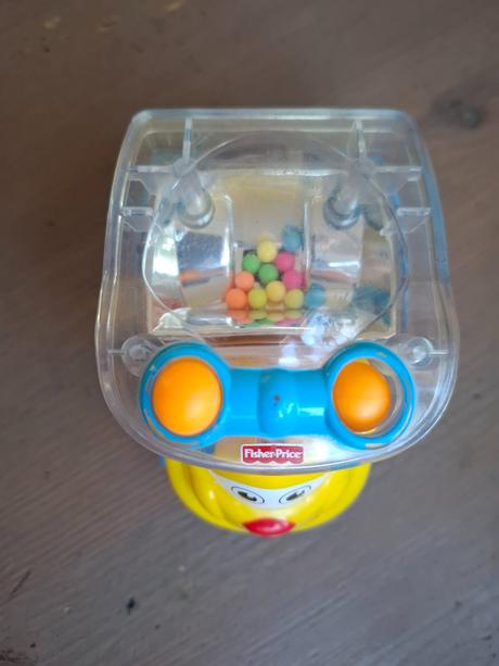 Interaktivní chrastící autíčko, 