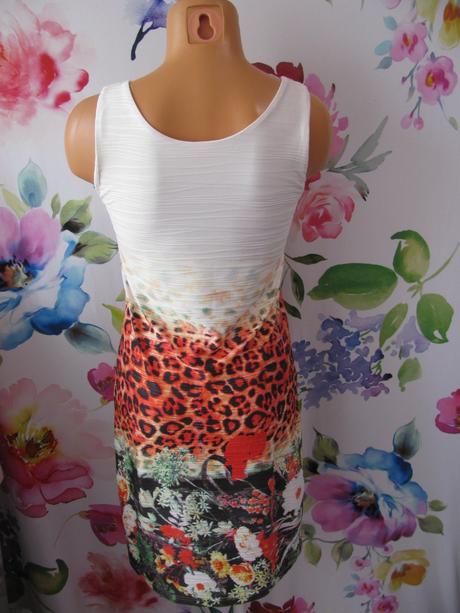 Elegantní dámské pouzdrové pružné šaty, s