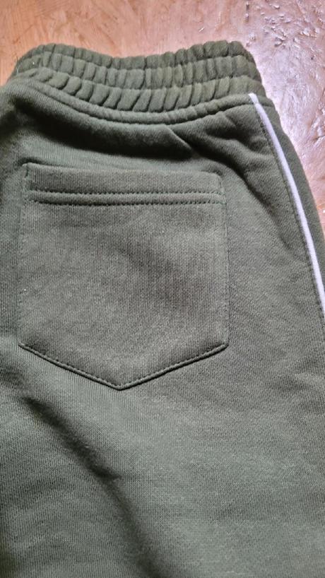 Pyžamo a tepláky, 104–116