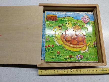 Dřevěné puzzle v krabičce,