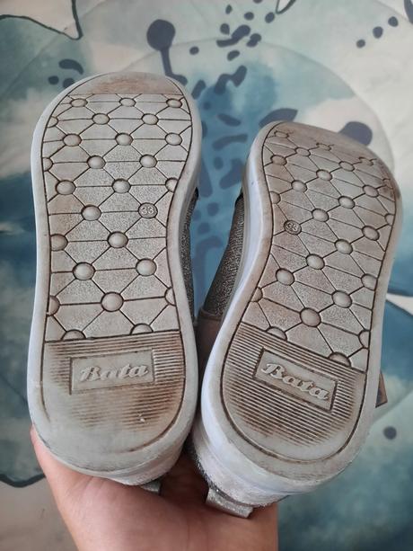 Tenisky s kamínky, baťa,33